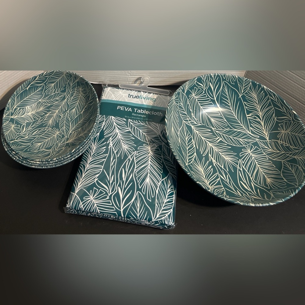 True Living Enchanted Tropic Dining Set – Tablecloth + 5 Bowls 🌿 Teal Color